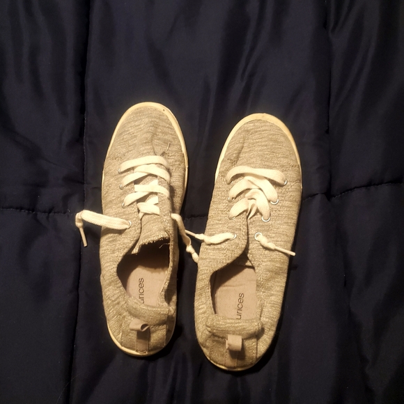 Casual Gray Sneakers with White Laces - Picture 2 of 4